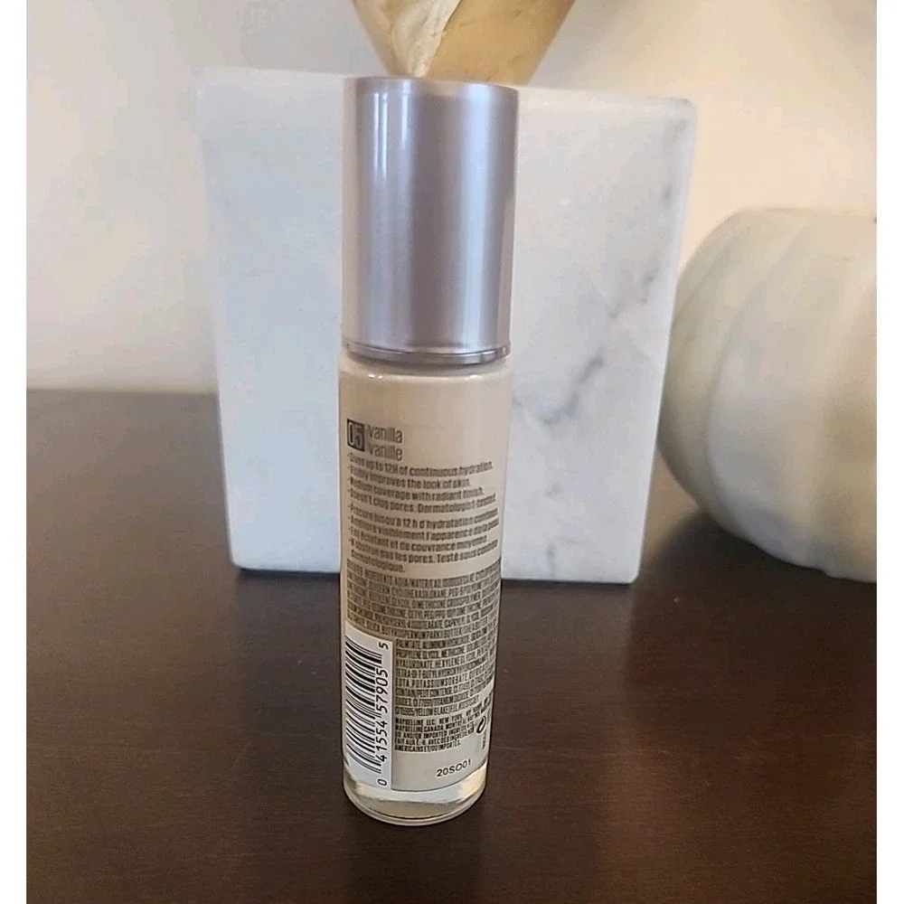 Maybelline‎ Foundation 05 Dream Radiant Liquid Hydrating Vanilla 1 fl oz